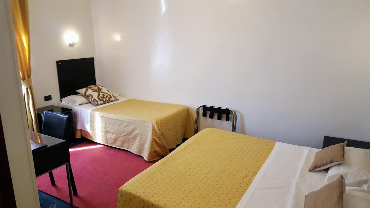 טורינו Hotel Ponte Sassi מראה חיצוני תמונה